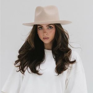 Gigi Pip ZEPHYR RANCHER